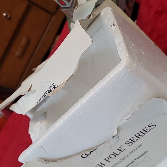 Dept 56 North Pole Series, Santa's Bell Repair Shop" Heritage Village Building - Picture 10 of 11